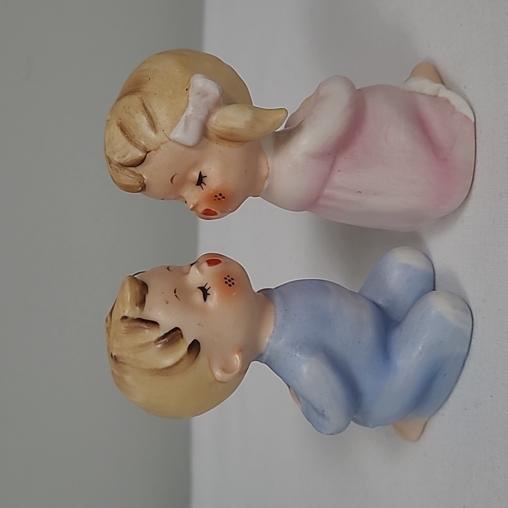 Vintage Ceramic kissing boy and girl Salt and Pepper shakers